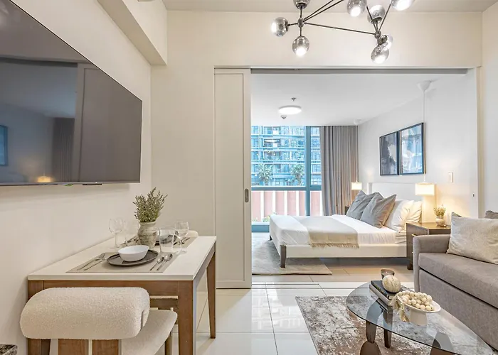Uptown Bgc 1br Warm Modern Luxe View Apartment *