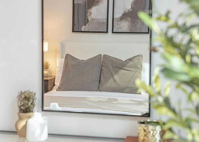 Apartment Uptown Bgc 1br Warm Modern Luxe View
