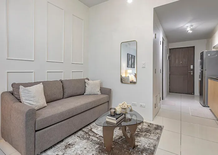 Uptown Bgc 1br Warm Modern Luxe View Apartment *