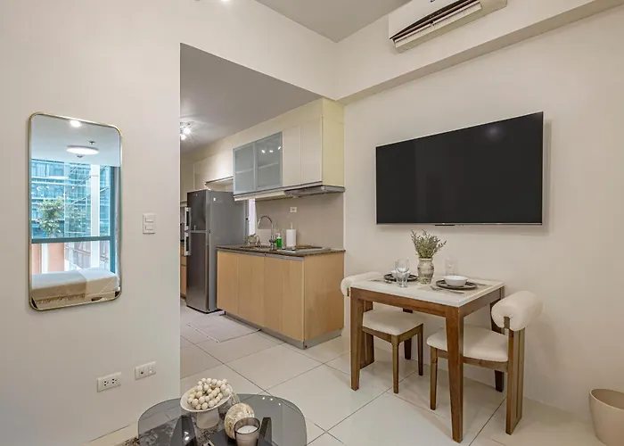 Uptown Bgc 1br Warm Modern Luxe View * Manila