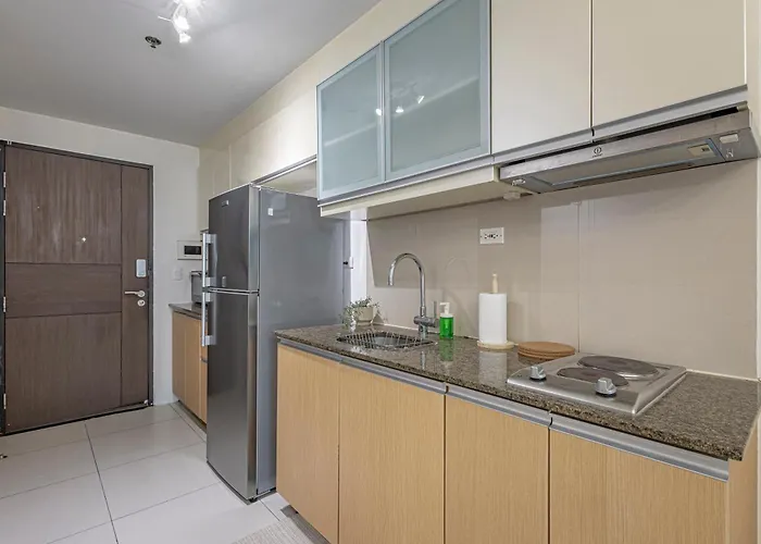 Uptown Bgc 1br Warm Modern Luxe View * Manila