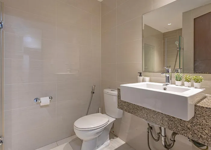 Uptown Bgc 1br Warm Modern Luxe View